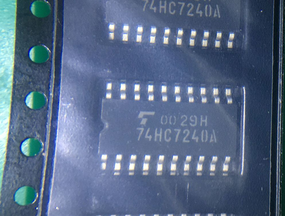 TC74HC7240AF